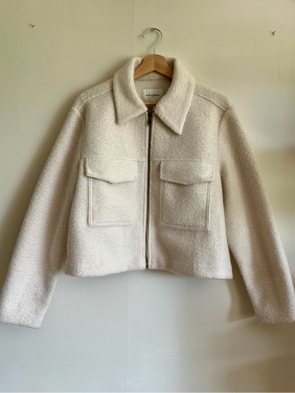 Banana Republic Knit Boucle Cropped Zip Jacket Cream XL. New without Tags
